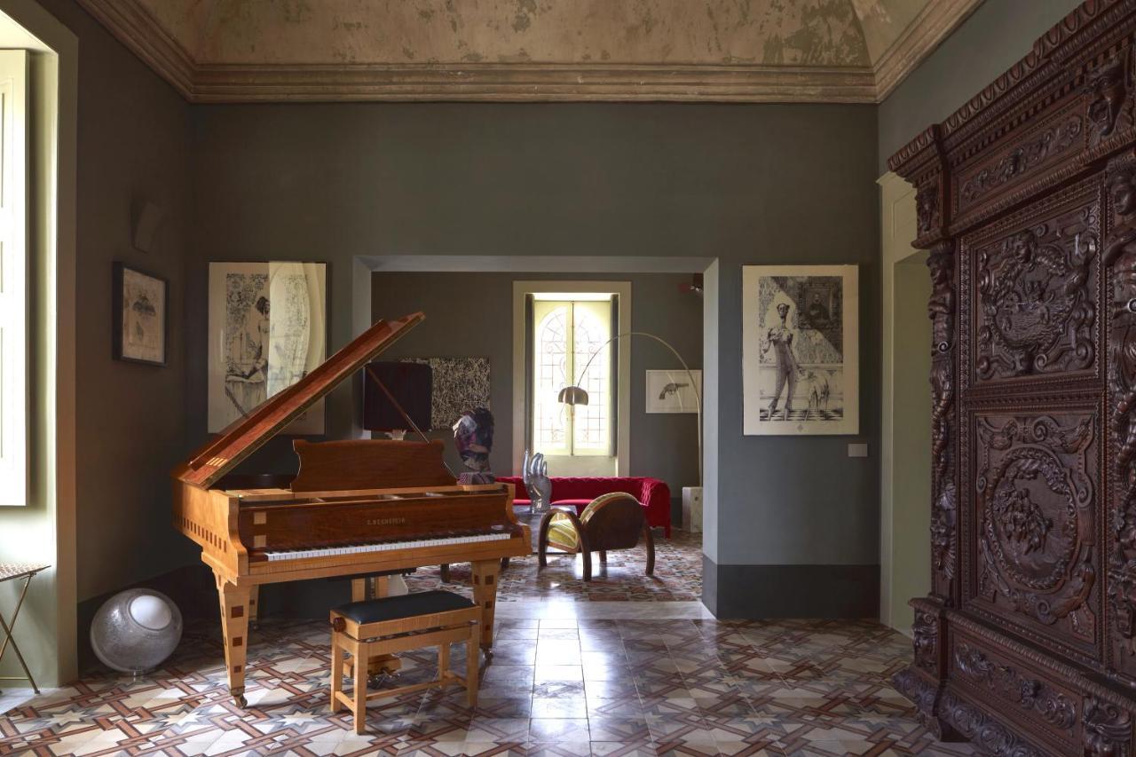 Castle Elvira - The Castle & The Cottage Trepuzzi Bagian luar foto