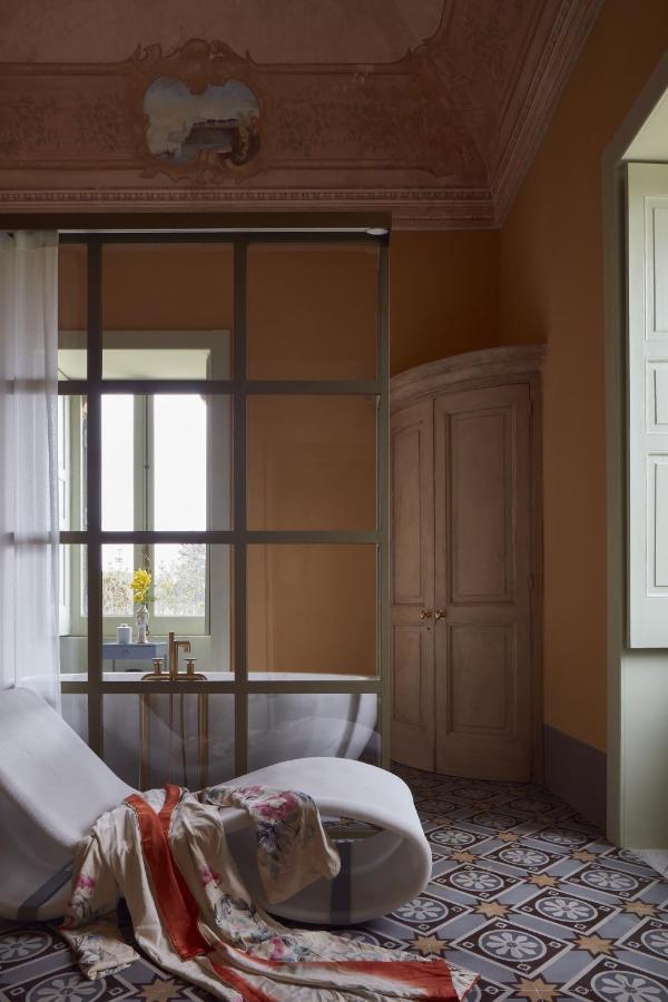 Castle Elvira - The Castle & The Cottage Trepuzzi Bagian luar foto