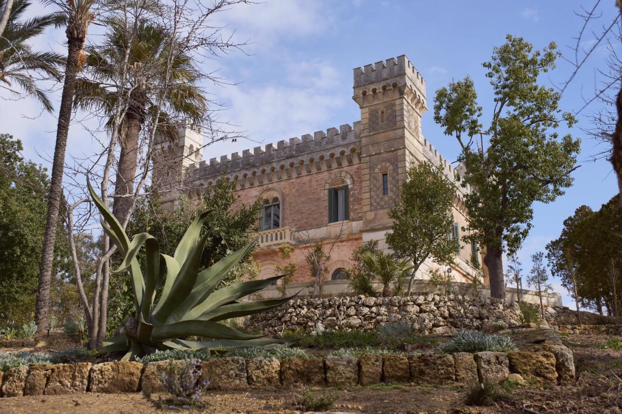 Castle Elvira - The Castle & The Cottage Trepuzzi Bagian luar foto